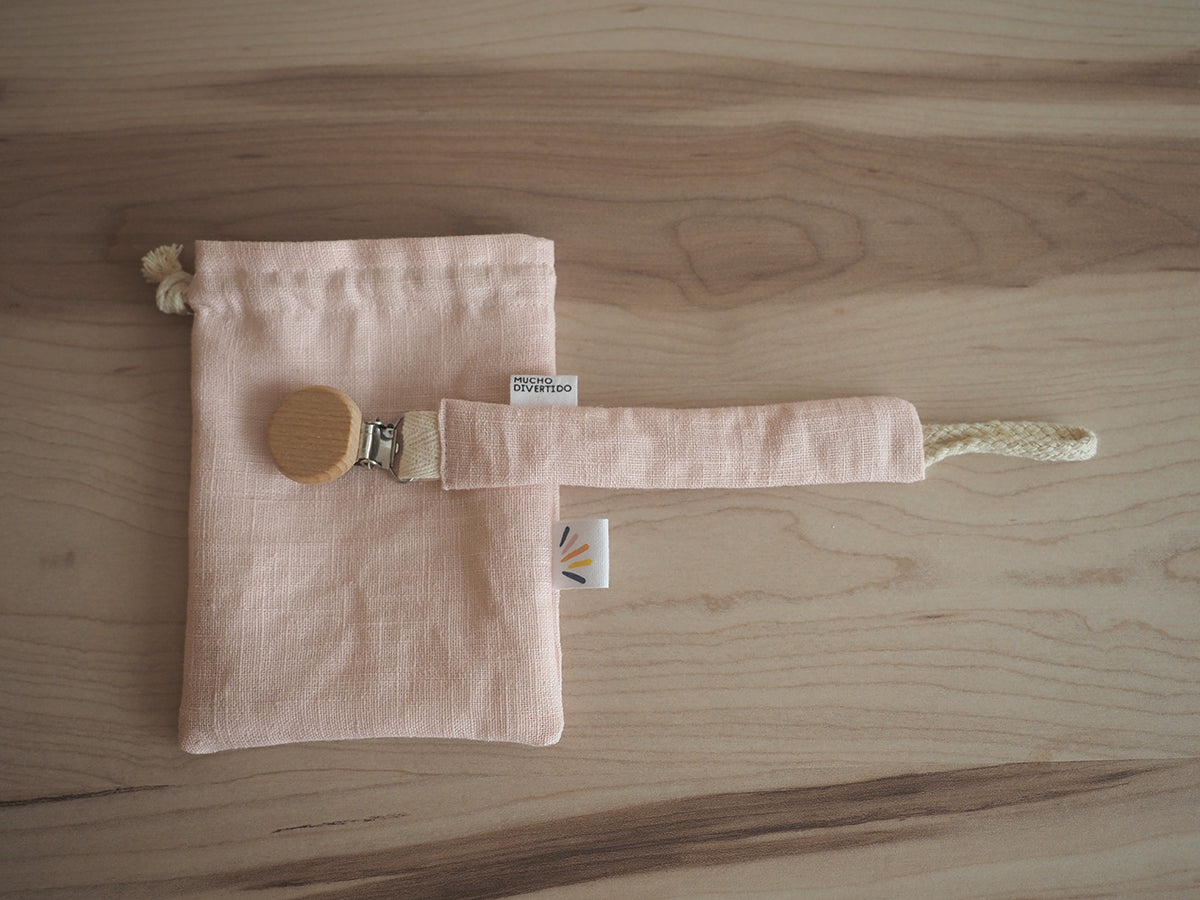 Chupetero y bolsita de lino