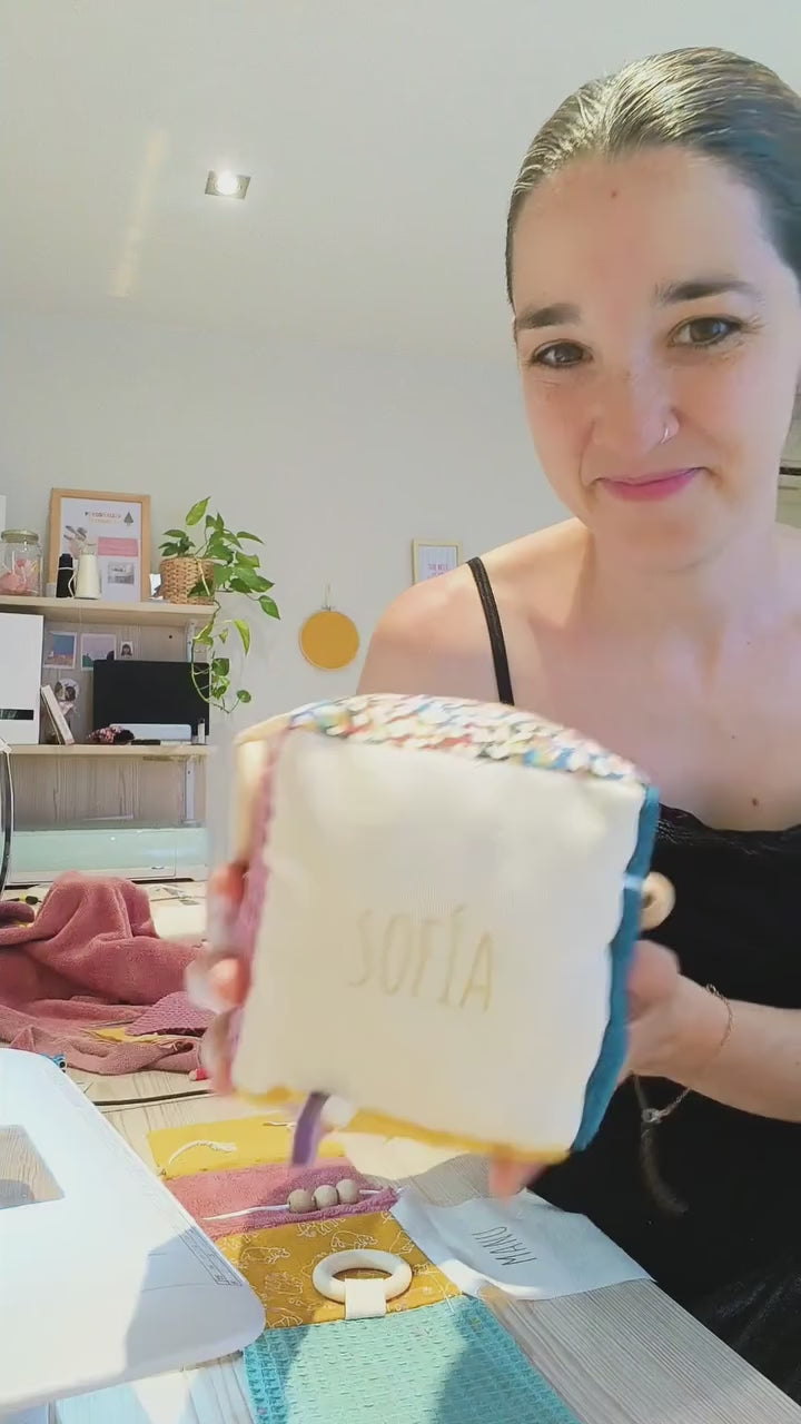 Cubo sensorial + chupetero